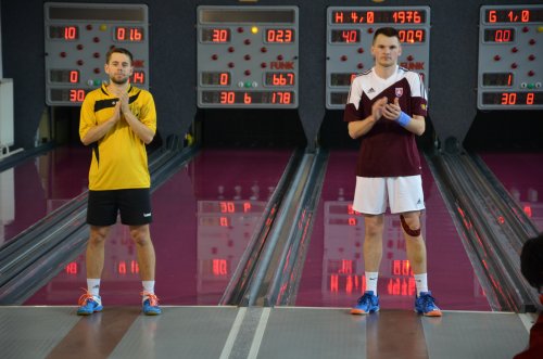 Jasenský a Zavarko si mohli za svoje výkony navzájom zatlieskať... 10-16-zavarko-a-jasensky-si-tlieskaju