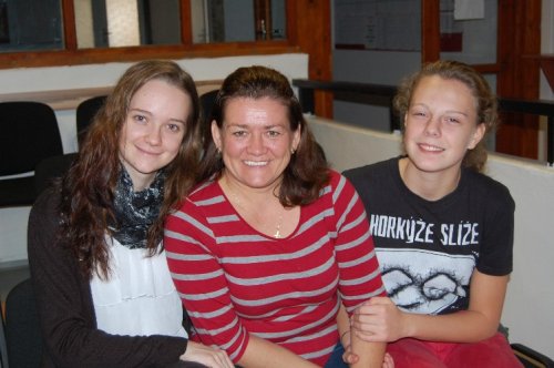 Usmiate mladé kolkárky: Nika Mazúchová, Elenka Fürstenová, Paťa Machálková :) 11-16-urstenova