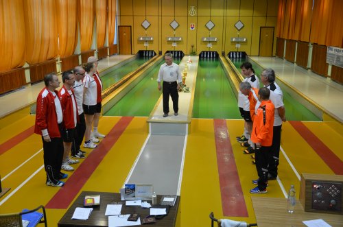 Nástup družstiev pred zápasom 15-2016-nastup