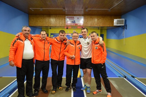 Vytešení hráči Galanty zľava: 17-2016-trstena-vytesena-galanta-a