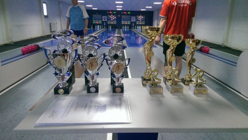 Trofeje pre najlepších 17-modranka-trofeje