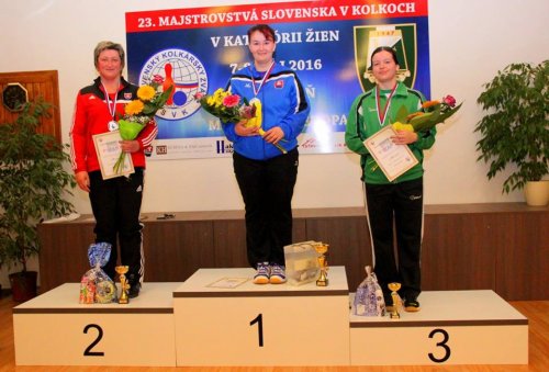 Medailistky majstrovstiev Slovenska žien vo Vrútkach, zľava: 2.Valigurová, 1.Tomková, 3.Gordíková 22-2016-m-sr-zeny-2016